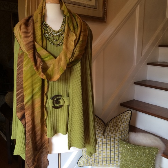 Gorgeous Scarf - Picture 5 of 8